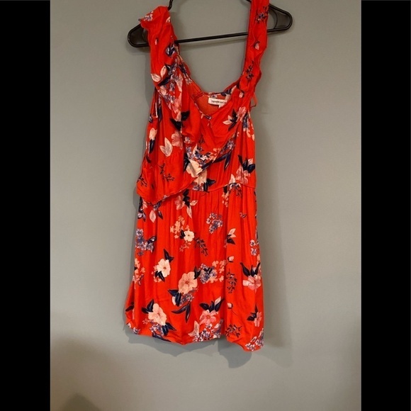 Cupcakes & cashmere floral off the shoulder dress - Picture 2 of 4